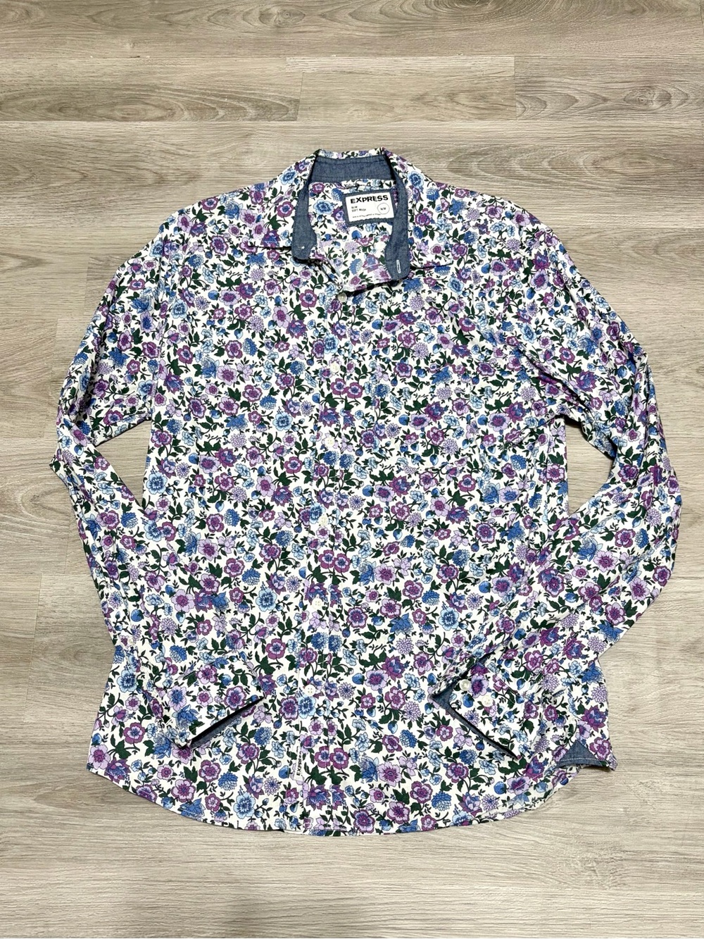 Express Men’s Slim Fit Soft Wash Floral Long Sleeve Button Up Shirt M